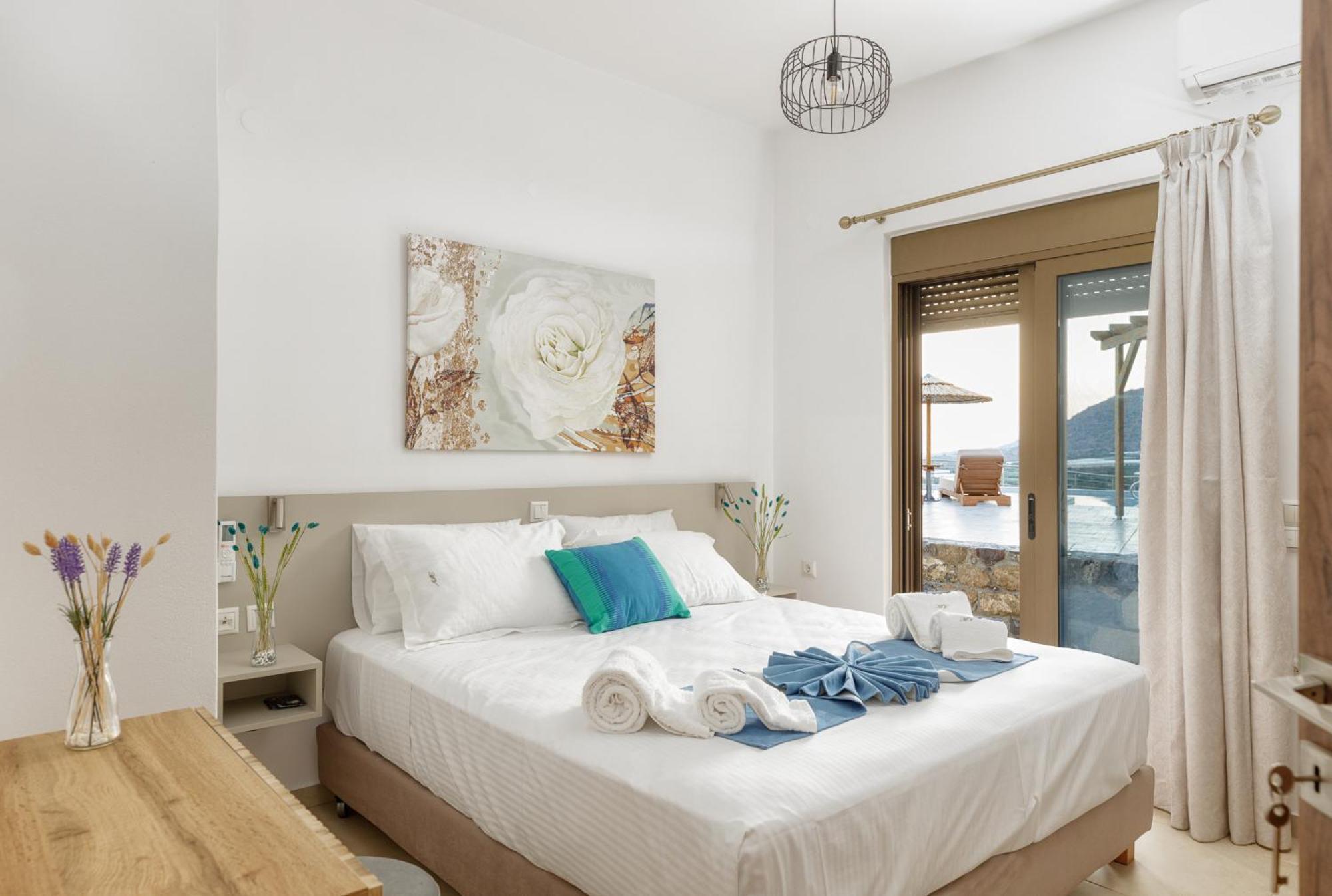 Mediterranean View Villa Makrýgialos Eksteriør bilde