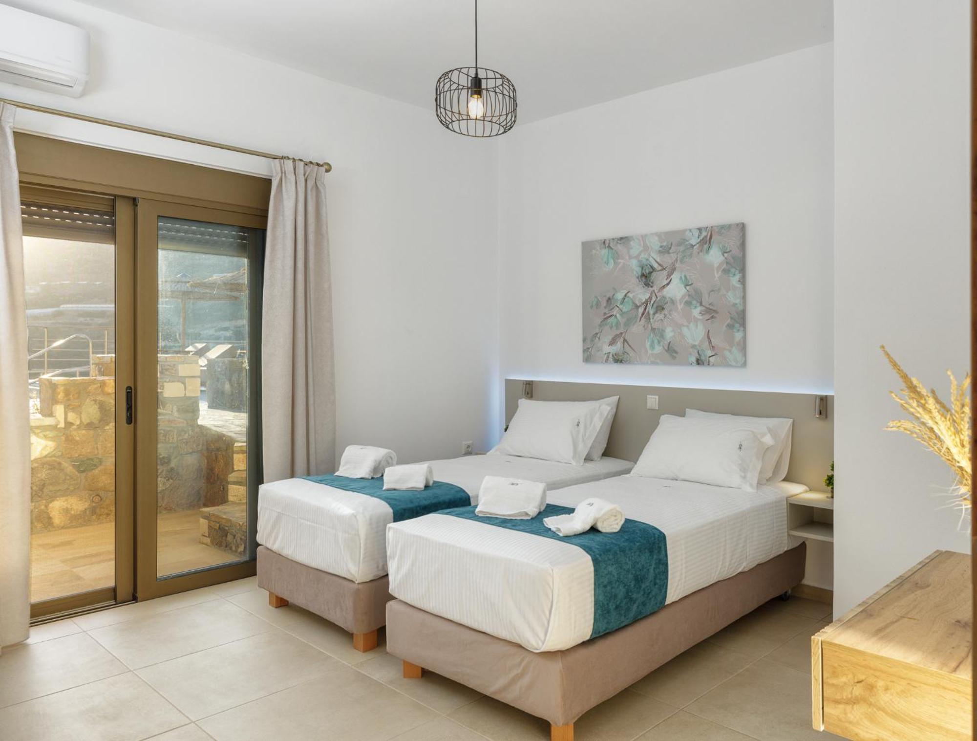 Mediterranean View Villa Makrýgialos Eksteriør bilde